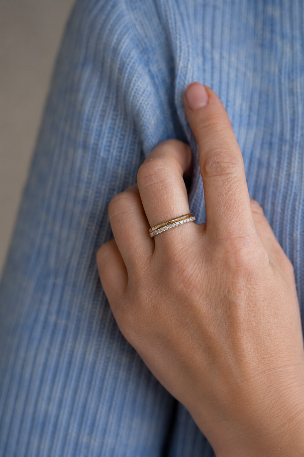 JYOCO delicate eternity gold ring with diaminds and wedding band